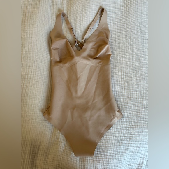 SKIMS: NWT Unlined Plunge Thong Bodysuit -Sz XL - Picture 2 of 8